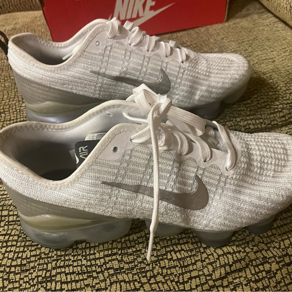 Nike Women's White and Silver Athletic Shoes. NWT.